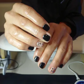 MANICURA EN HUMANES DE MADRID