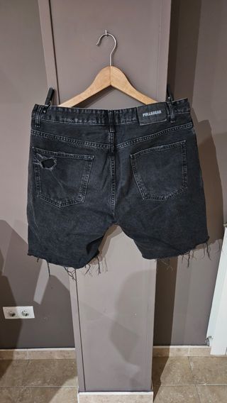 Bermudas Pull and Bear Talla 46 Negras Ripped Muy