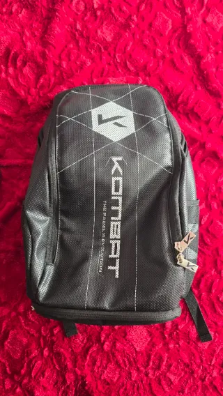 Pala Kombat Etna y Mochila padel Nueva