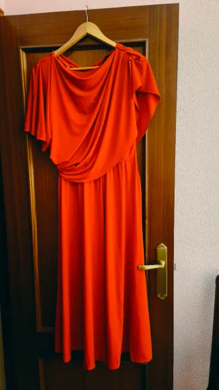 Vestido de fiesta rojo elegante