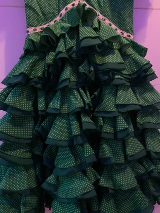 Traje de flamenca verde con lunares