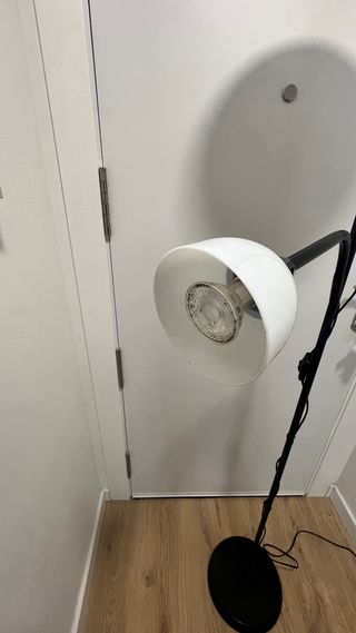 Lámpara de pie Ikea Negra