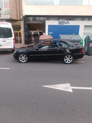 Mercedes-Benz Clase C 2005