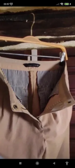 Pantalón Zara Woman pitillo beige