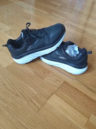Zapatillas Skechers D'Lux Walker Negras