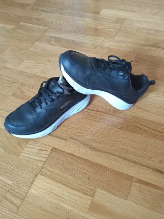 Zapatillas Skechers D'Lux Walker Negras