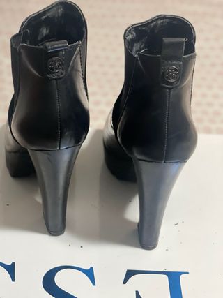 Botines Guess tacón alto plataforma negros 37