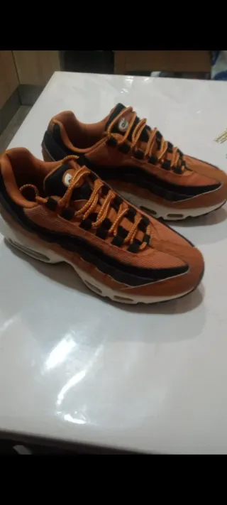 Nike Air Max 95 Mujer Naranja y Negro