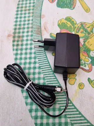 Adaptador Cargador Cyclone AC 220-240V DC 1.25V