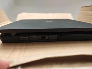 PS4 Slim Negra + 1 Mando + 3 Juegos