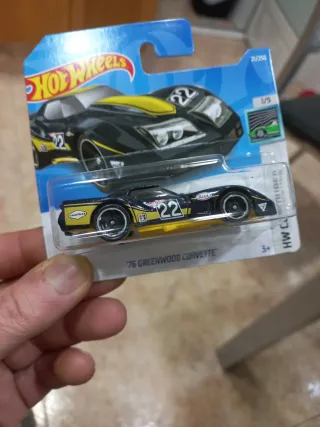 Hot Wheels Corvette Negro y Amarillo
