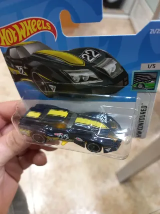 Hot Wheels Corvette Negro y Amarillo