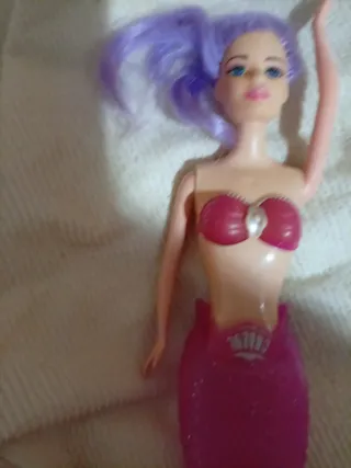 Muñeca sirena tamaño Barbie