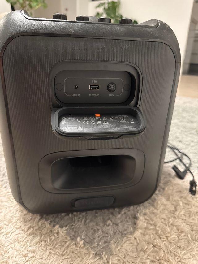 JBL PartyBox Encore (altavoz y micrófono)