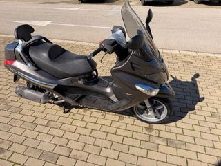 Piaggio X Evo 250 ie de color Gris. 48.211 Km.