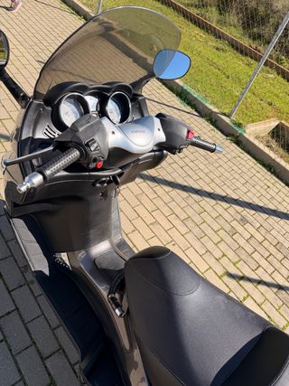 Piaggio X Evo 250 ie de color Gris. 48.211 Km.