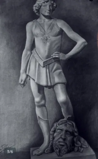 Dibujo a carboncillo figura clásica