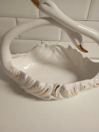 Frutero Cisne Blanco y Dorado