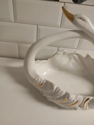 Frutero Cisne Blanco y Dorado