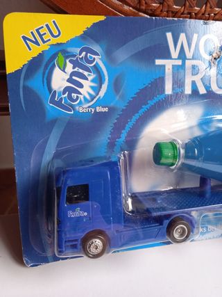 EDICIÓN LIMITADA CAMIÓN COLECCIÓN FANTA BERRY BLUE