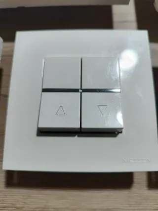 Interruptor Persiana NIESSEN Zenit Blanco