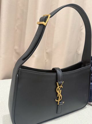 Bolso YSL Hobo Negro y Dorado