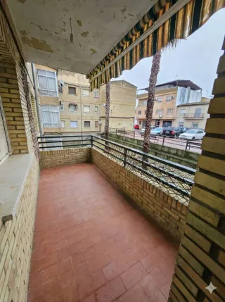 PISO ENORME EN CORIA CACERES 3 HABITACIONES 1 BAÑO