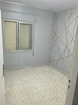 PISO ENORME EN CORIA CACERES 3 HABITACIONES 1 BAÑO