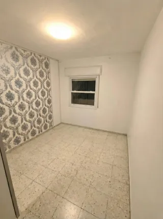 PISO ENORME EN CORIA CACERES 3 HABITACIONES 1 BAÑO