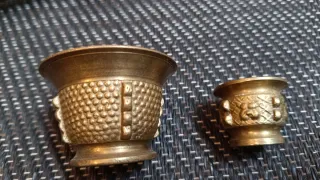 Mortero o almirez de bronce antiguo