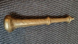 Mortero o almirez de bronce antiguo