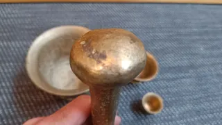 Mortero o almirez de bronce antiguo