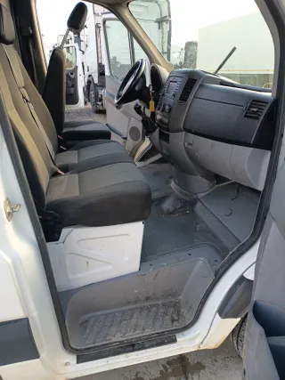 SERVICIO DE LIMPIEZA DE TODO TIPO DE VEHÍCULOS.