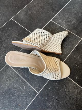 Zuecos de punto AZARAYAH beige