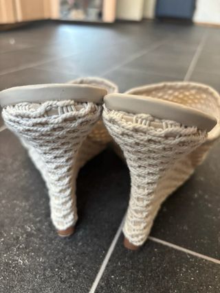 Zuecos de punto AZARAYAH beige