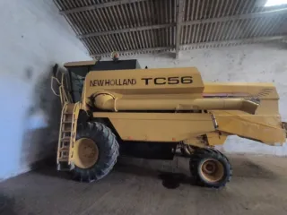 Cosechadora New Holland TC56