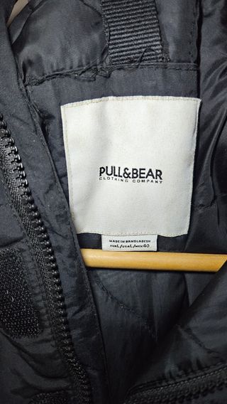Chaqueta Canguro Pull and Bear Negra Talla L
