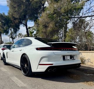 Porsche Panamera E-Hubrid 2024