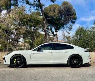 Porsche Panamera E-Hubrid 2024
