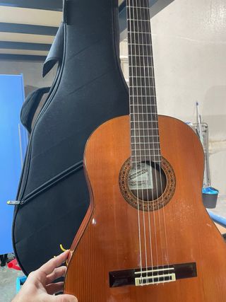 Guitarra Valeriano Bernal Serrania