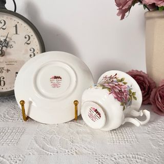 Taza y plato de porcelana Royal Albert