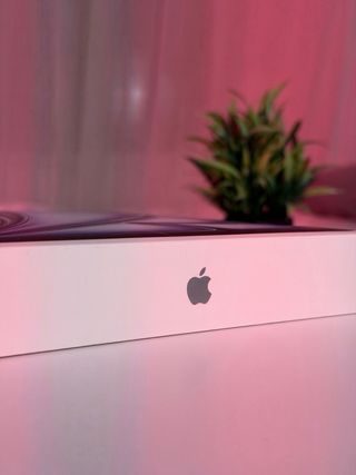 iPad Air M3 2025, mai aperto, sigillato