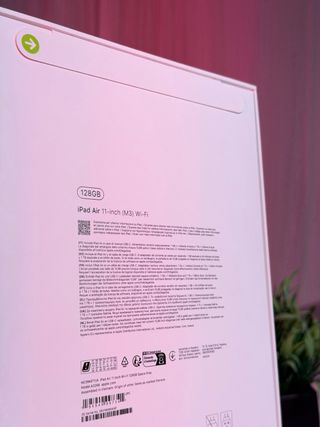 iPad Air M3 2025, mai aperto, sigillato