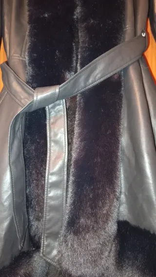 Abrigo Pelo y Polipiel Negro Nuevo