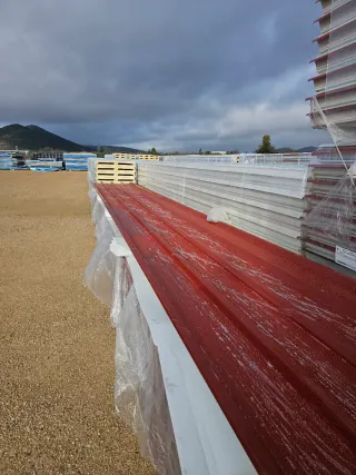 Panel sándwich aislante nuevo cortado a medida