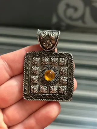 Colgante vintage de plata filigrana con piedra