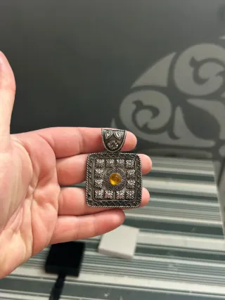 Colgante vintage de plata filigrana con piedra