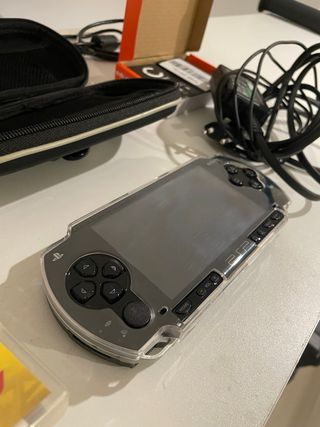 Lote PSP Negra + Juegos y complementos