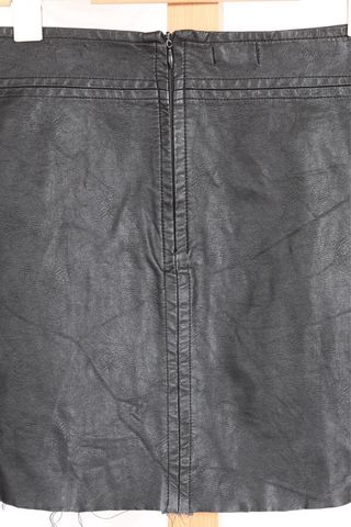 Falda corta negra Nicoli