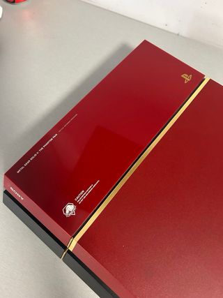 PS4 Edición Limitada Metal Gear Solid V Roja